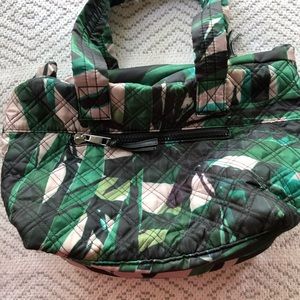 Sounds Roberts Green Leafy Tote and Cosmetic Bag